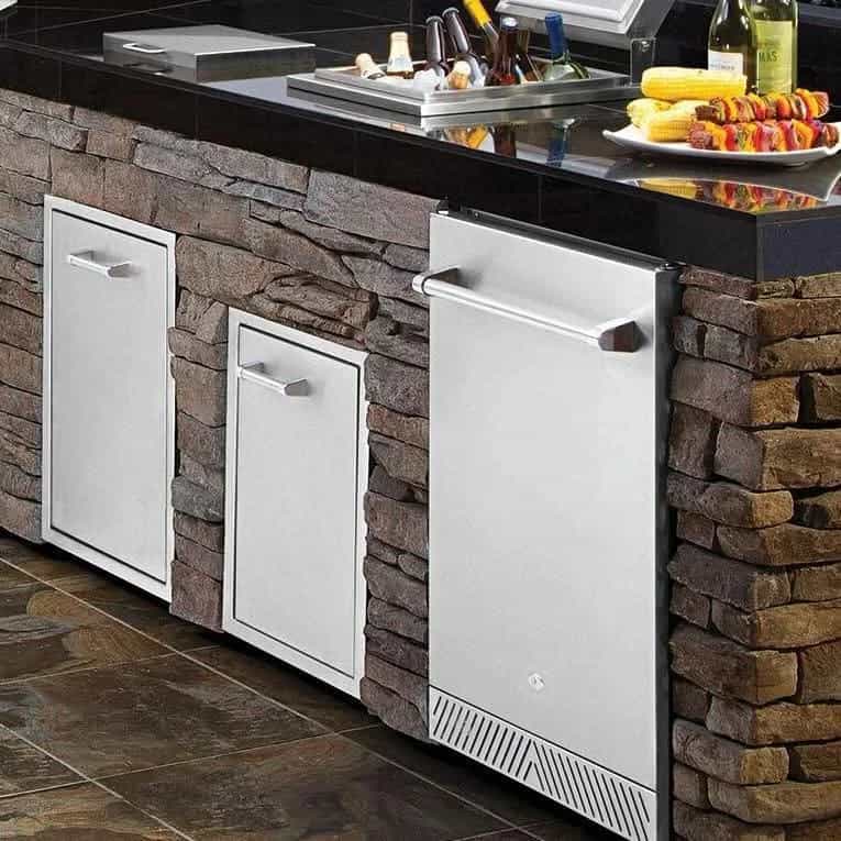 Delta Heat - 20-Inch 4.1 Cubic Feet Outdoor Rated Compact Refrigerator With Lock - DHOR20 - image 3
