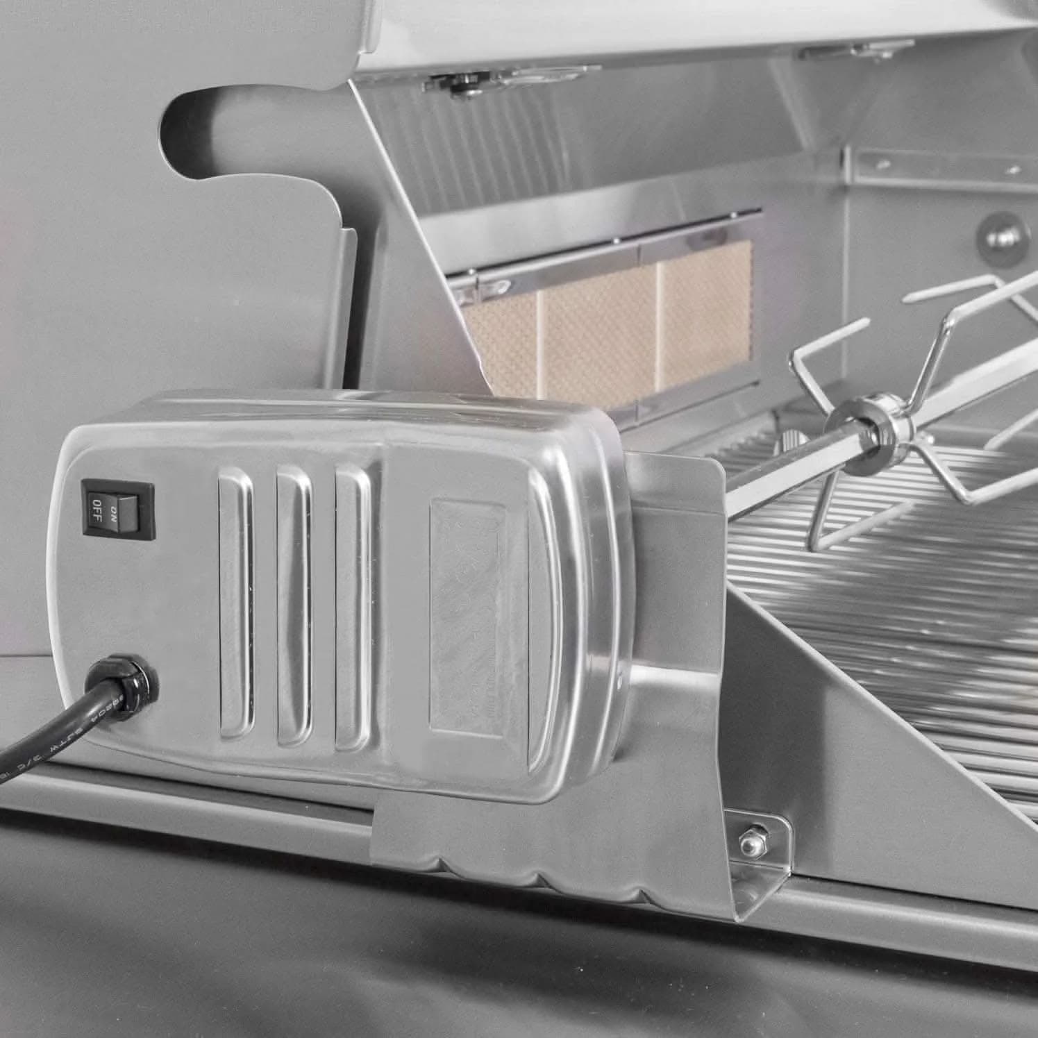 Lion L75000 - 32-Inch 4-Burner Built-In Grill - Natural Gas - 75623 - image 6