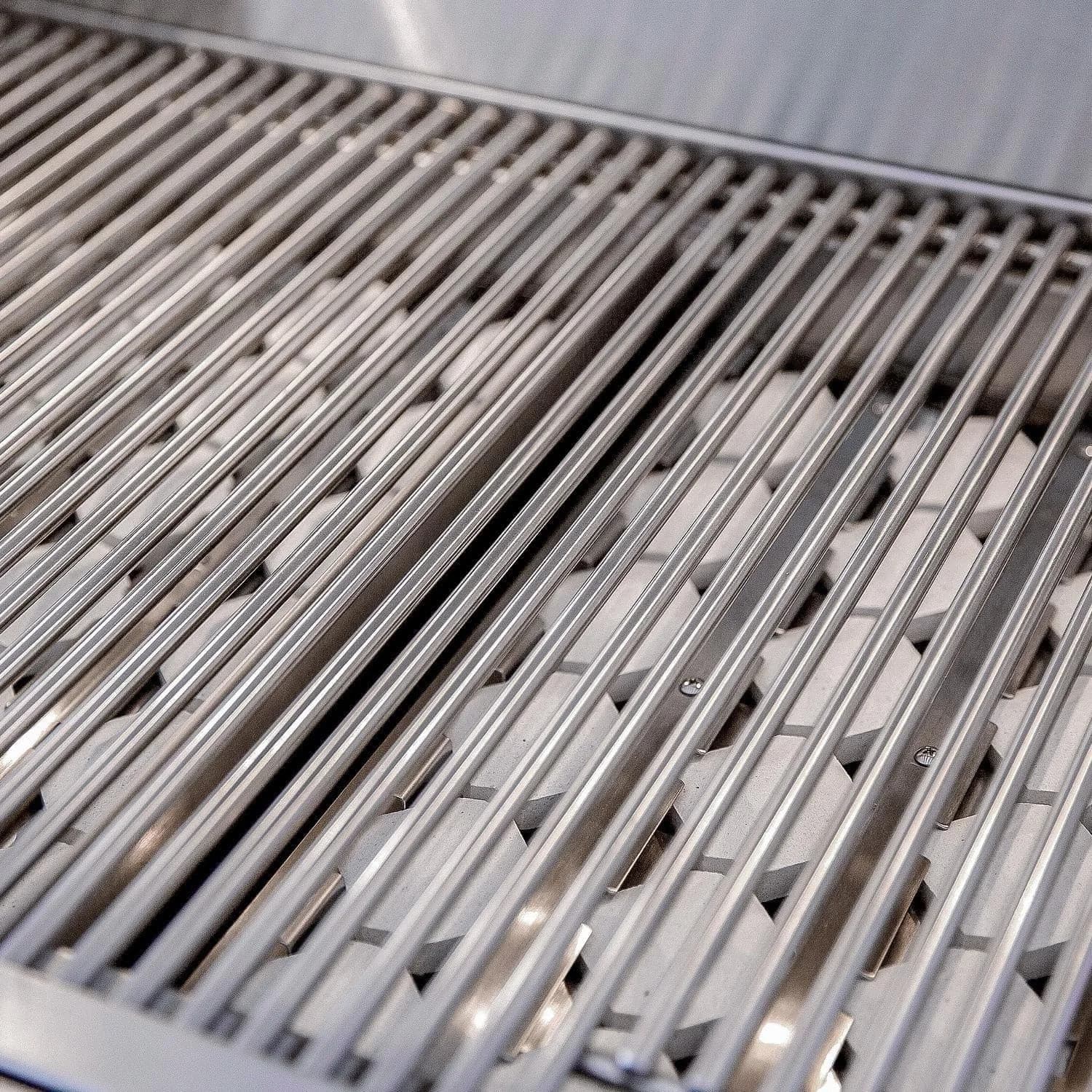 Summerset Alturi - 42-Inch 3-Burner Freestanding Grill - Natural Gas - ALT42T-NG + CART-ALT42 - image 3