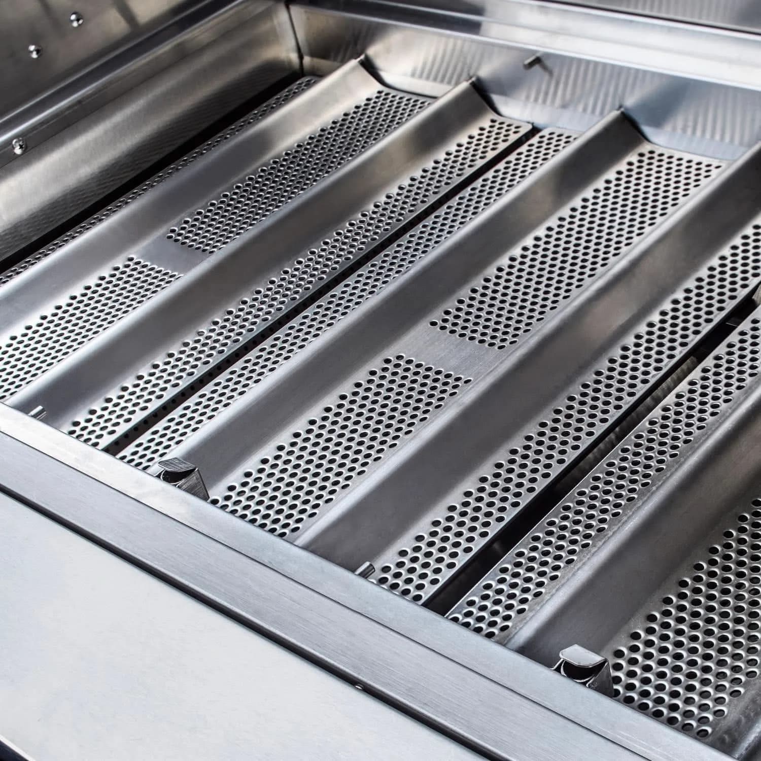 Blaze Professional LUX - 34-Inch 3-Burner Built-In Grill - Natural Gas with Rear Infrared Burner - BLZ-3PRO-NG - image 9