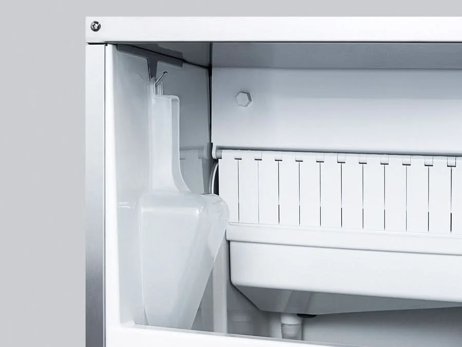 Summit - 62 lbs Clear Outdoor Icemaker (Panel Not Included) - BIM68OSGDRIF - image 5