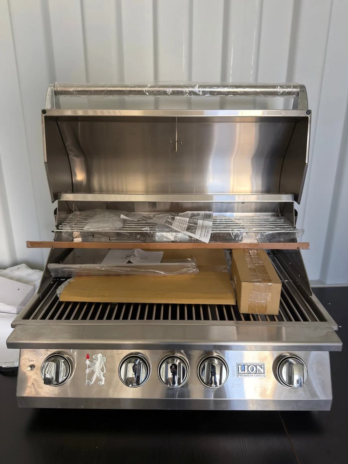 Lion L75000 32-Inch Stainless Steel Built-In Propane Gas Grill - 75623-OB (Open Box) - image 5