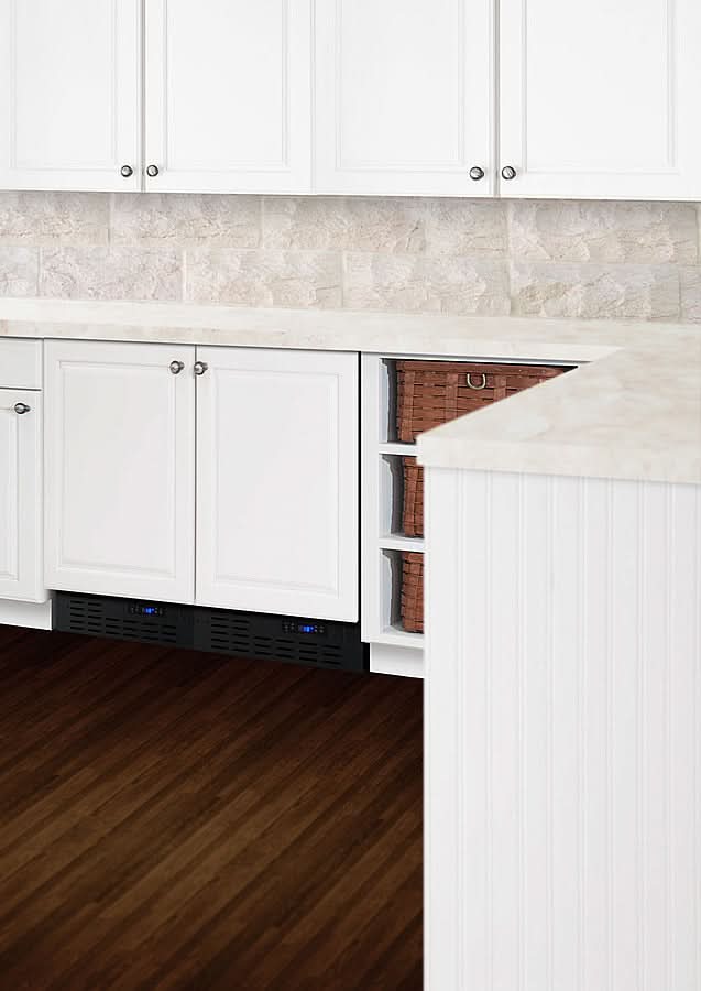 Summit 18 8 lb. Drain-Free Icemaker (Panel Not Included) - BIM18IF - image 6