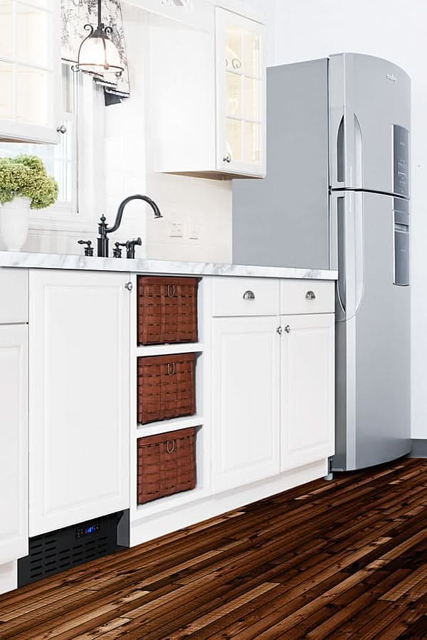 Summit 18 8 lb. Drain-Free Icemaker (Panel Not Included) - BIM18IF - image 5