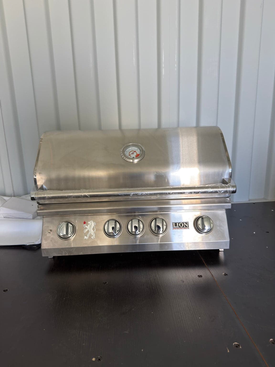 Lion L75000 32-Inch Stainless Steel Built-In Propane Gas Grill - 75623-OB (Open Box)